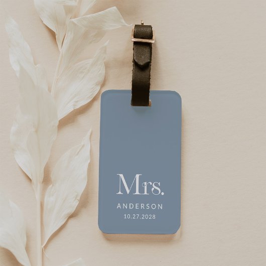 Luxe Elegance | Dusty Blue Mrs en trouwdatum Bagagelabel