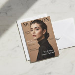Luxe gepersonaliseerde moedertijdschrift omslag fo feestdagenkaart<br><div class="desc">Vier Moeder zoals de icoon die ze is met deze luxe gepersonaliseerde tijdschriftcover fotokaart,  ontworpen in een elegante redactionele stijl die haar portret verandert in een prachtige hulde.</div>