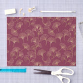 Luxe gouden Ginkgo-bladeren op dieprood Tissuepapier (Craft)