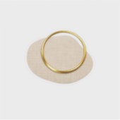 Luxe gouden ring linnen textuur sticker minimale D (Voorkant)