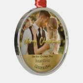 Luxe gouden Schattige paar foto Eerste Kerstmis Metalen Ornament (Rechts)