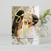 Luxe handgeschreven script foto save the date folie uitnodiging (Staand Voorkant)