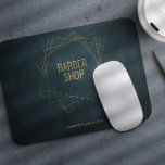 Luxe kapperszaak goud en marine geometrisch muismat<br><div class="desc">Barbershop muismat met faux gold geometrische vormen en typografie op een  stijl donkerblauw krijtbord achtergrond.              Geschikt voor stijlvol kapsel,  maatwerk,  mannen salon of boetieks.</div>