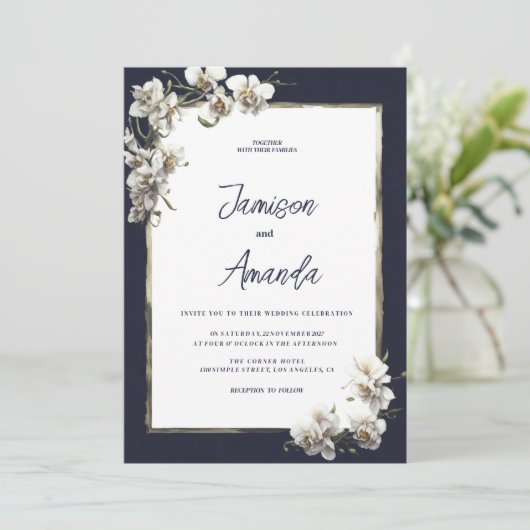 Luxe marineblauw goud wit orchidee bloemenbruiloft kaart (Staand voorkant)