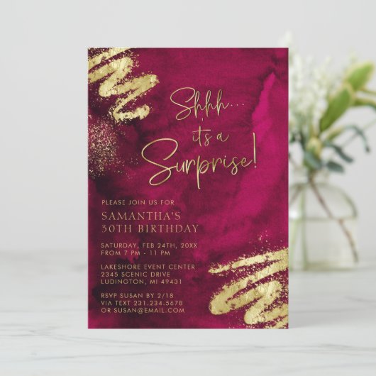 Luxe Maroon Rood en Goud Verrassing Verjaardagsfee Kaart (Staand voorkant)