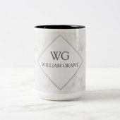Luxe minimalistische witte marmer Chic Monogram Tweekleurige Koffiemok (Center)