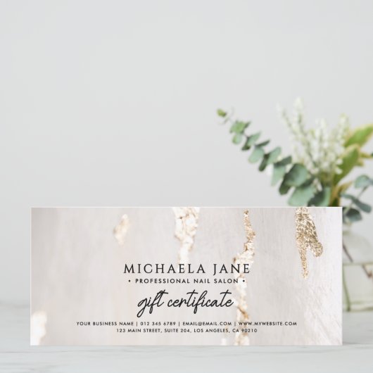 Luxe moderne gouden folie cadeaubon / voucher (Staand voorkant)