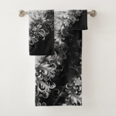Luxe Monochrome Grey and Black with Silver Bad Handdoek (Insitu)