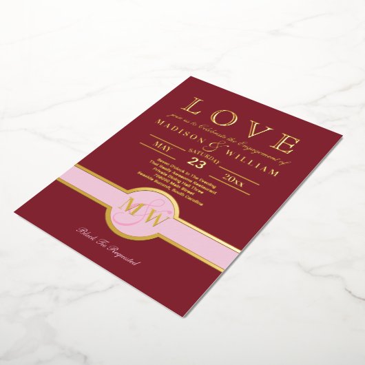 Luxe Monogram LOVE Verloving Feest Burgundy Goud Folie Uitnodiging (Gedraaid)
