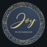 LUXE NAVY GOLD HOLLY BERRIES CHRISTMAS JOY RONDE STICKER<br><div class="desc">UNIEK,  MODERN,  CONTEMPORAIR,  TRENDY,  MINIMAL,  BOLD,  BRIGHT,  FUN,  CHEERFUL-assortiment producten en gecoördineerde collecties. Hopelijk geniet u van...  Neem contact met mij op via yellowfebstudio@gmail.com voor meer aanpassingen of andere overeenkomende objecten.</div>