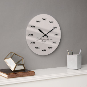 Luxe "NU" wandklok