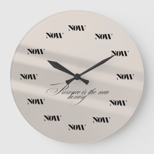 Luxe "NU" wandklok (Voorkant)