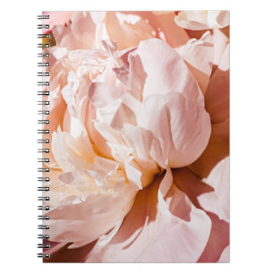 Luxe pioenbloemen bloemenachtergrond notitieboek