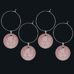 Luxe Roos Gold Sparkle Driving Glitter Monogram Wijnglashanger<br><div class="desc">Meisjes Roos Gold Sparkle Glitter Drijft Monogram Wijn Charms met mode faux blush roze/roos goudglitter druppelt op een chemische achtergrond met uw eigen monogrammen en namen. Geweldig voor feestvieren voor je verjaardag, bachelorette feest, of alleen voor iedereen die van de luxe glam lifestyle houdt. Ideaal voor uw luxe esthetiek! Neem...</div>