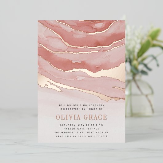 Luxe Roze Marble Quinceanera Folie Uitnodiging (Staand Voorkant)