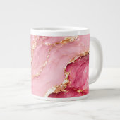 Luxe roze oceaanmarmer met gouden aders grote koffiekop (Voorkant rechts)