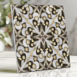 Luxe wit en goud marmer Arabesque Tegeltje<br><div class="desc">Breng weelde naar uw ruimte met deze luxueuze tegel met ingewikkelde inlegpatronen van wit en goudmarmer. Draaiende bloemmotieven en delicate arabeske detaillering creëer een prachtige high-end esthetiek, aangevuld met een gepolijste afwerking en subtiele natuurlijke stenen textuur. Perfect voor backsplashes, accentmuren of elegante interieurinrichting, dit ontwerp combineert sophisticatie met tijdloze schoonheid....</div>