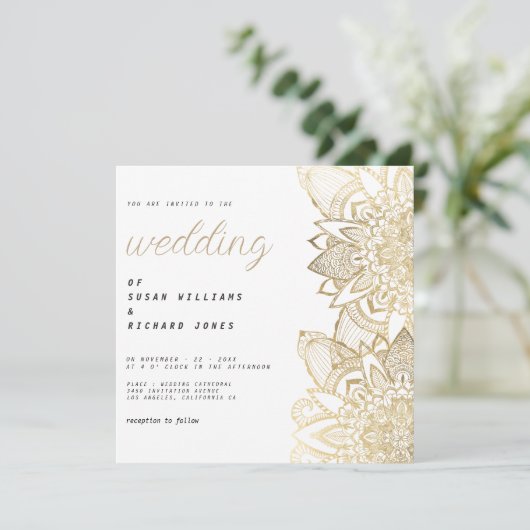 Luxe witgouden script floral mandala bruiloft kaart (Staand voorkant)