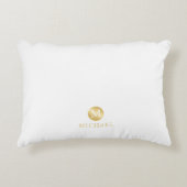 Luxe witte en gouden gepersonaliseerde monogram accent kussen (Voorkant)