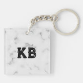 Luxe witte marmer textuur aangepast monogram sleutelhanger (Achterkant)