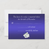 Luxe witte rozen en donkerblauwe RSVP-kaart RSVP Kaartje (Achterkant)