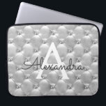 Luxe zilveren elegante  monogram laptop sleeve<br><div class="desc">Luxe Zilver Elegant,   Girly Monogram Hoesje. Dit hoesje kan worden aangepast om uw initiaal en voornaam op te nemen.</div>