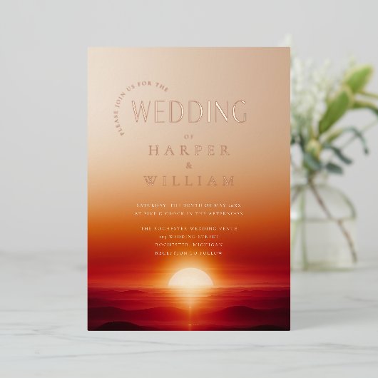 Luxe zonsondergang bruiloft folie uitnodiging (Staand Voorkant)