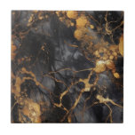 Luxe, zwart en goudmarmer, effect tegeltje<br><div class="desc">Je kunt je thuis een luxe aanraken met deze zwarte en gouden keramische tegels met een marmer-effect. Het ingewikkelde bliksemdetail en elegante kleurenpalet met spetters van gouden creëer is een verfijnd en tijdloos naadloos design dat perfect is voor elk modern huis en voor het toevoegen van een aanraking van glamour...</div>