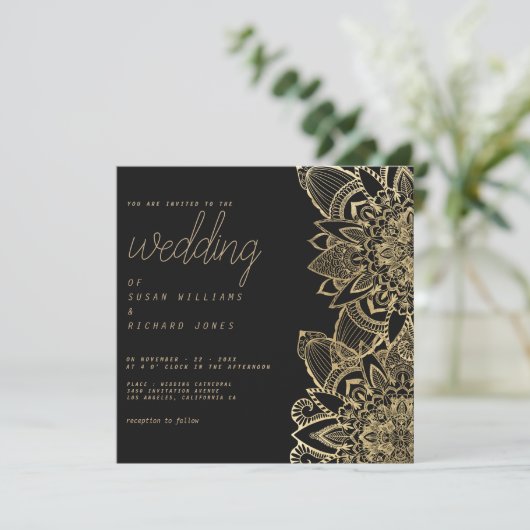 Luxe zwart goud script bloemenmandala bruiloft kaart (Staand voorkant)