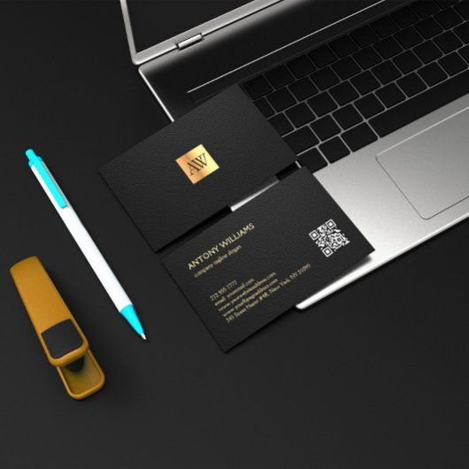 Luxe zwart leer met gouden monogram visitekaartje