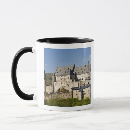 Luxemburg, Vianden. Vianden Chateau 15 Mok (Links)