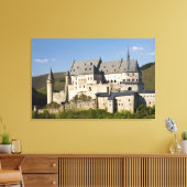 Luxemburg, Vianden. Vianden Chateau (b. 15th Canvas Afdruk (Insitu (Woonkamer))