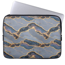 Luxueuze donkergrijze marmeren textuur met gouden  laptop sleeve