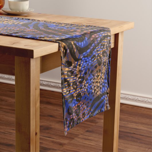 Luxurious Leopard and Zebra Print Pattern Medium Tafelloper (Voorbeeld)