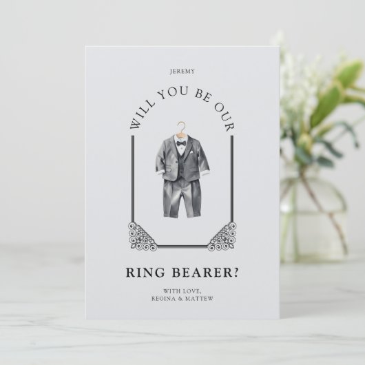 Luxurious Ring Bearer Black Suit Ornate Dome (Staand voorkant)