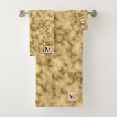 Luxury Black Gold Marble Monogrammed Bad Handdoek (Insitu)