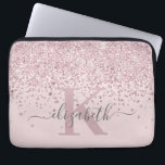 Luxury Blush Roos Gold Glitter Script Monogramed Laptop Sleeve<br><div class="desc">Luxe, elegant, modern, Girly roos Gold glitter diamant bevestigt op maat gemaakte, monogrammaticale laptophoes op wazige roze. Met een faux sparkle, glazuur, wazige roze roze roze glitter en witte diamanten confetti. voornaam sjabloon in cursief handgeschreven lettertypemanuscript met lettertype met lettergrootte met schuine streep. Voeg jouw naam en monogram initiaal toe....</div>