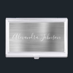 Luxury Business Silver Foil Modern Visitekaarthouder<br><div class="desc">Silver Foil Metallic Stainless Steel Minimalist Business Card Holder met witte letterscripthandtekening typografie voor het monogram. De Foil Metal Business Card Holders kunnen met jouw naam worden aangepast. Neem contact op met de ontwerper voor aangepaste overeenkomende objecten.</div>