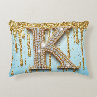 Luxury Diamond Letter K on Gold Glitter Background Accent Kussen
