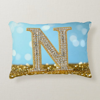 Luxury Diamond Letter N on Gold Glitter Background Accent Kussen