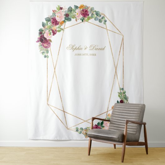 Luxury Eucalyptus Saffron Floral Gold Wedding Prop Wandkleed (In situ)