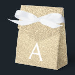 Luxury Gold Glitter & Sparkle Monogram Bedankdoosjes<br><div class="desc">Luxe Gouden Faux Glitter en Sparkle Elegant Gift Box. Deze geschenkdoos kan worden aangepast om uw initiaal en voornaam op te nemen en maakt een geweldige verjaardags-,  bruiloft-,  vrijgezellenfeest-,  vrijgezellenfeest- of baby shower geschenkdoos. Neem contact op met de ontwerper voor aangepaste overeenkomende items.</div>