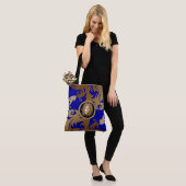 Luxury Medusa Baroque Tote Bag (Op model)