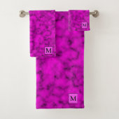 Luxury Pink Marble Monogrammed Bad Handdoek (Insitu)