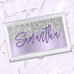 Luxury Silver Glitter Lavender Ombre - Gepersonali Visitekaarthouder<br><div class="desc">Meisjesglazen houder voor haar visitekaartje met een luxe faux sparkly Silver Grey glitter met een bleek paars lavender van shimmer ombre kleurenblok. De naam kenmerkt een zwarte moderne handgeschreven het schrijven de calligrafiestijl van het borstelmanuscript. Pas de doopvontkleur, grootte en stijl in dit tekstontwerp aan. U zult een handvol vette,...</div>