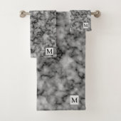 Luxury Silver Marble Monogrammed Bad Handdoek (Insitu)