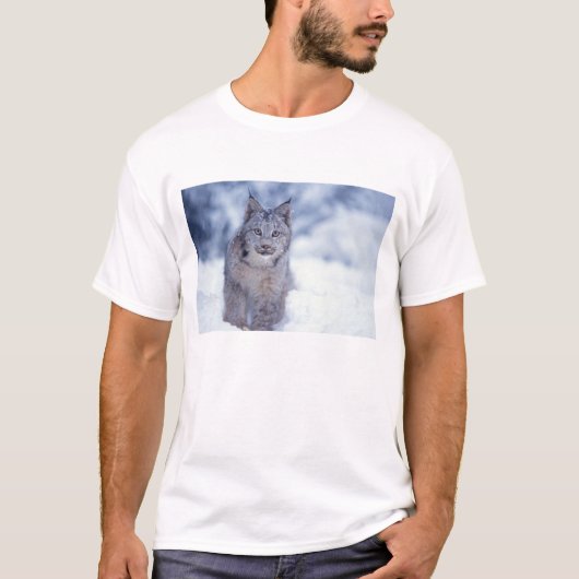 Lynx in de sneeuw in de uitlopers t-shirt (Voorkant)