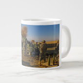 M777 Light Towed Howitzer Afghanistan 2009 Grote Koffiekop (Voorkant rechts)