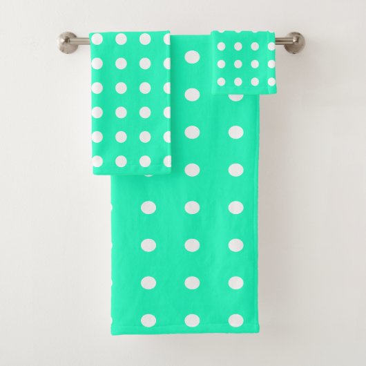 M8nt Groene en Witte Polka Dots Bad Handdoek (Insitu)