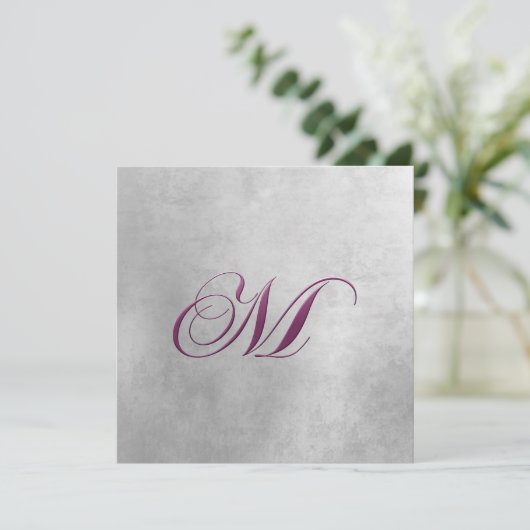 M Elegante Monogram Uitnodiging (Staand voorkant)